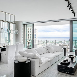 Sire Design Transforms Oceanfront Minimalist Home in St. Petersburg, FL